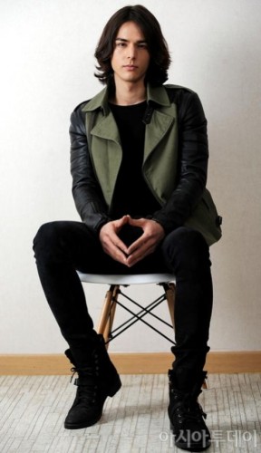 Lee Hyun-jae Fotoğrafı