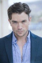 Emrhys Cooper fotoğrafı