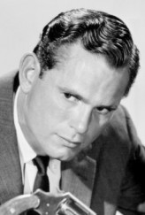 John Compton fotoğrafı