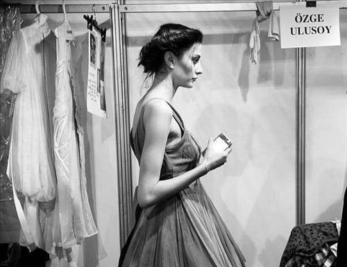 Özge Ulusoy Fotoğrafı