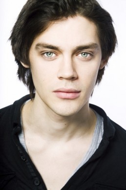 Tom Payne Fotoğrafı