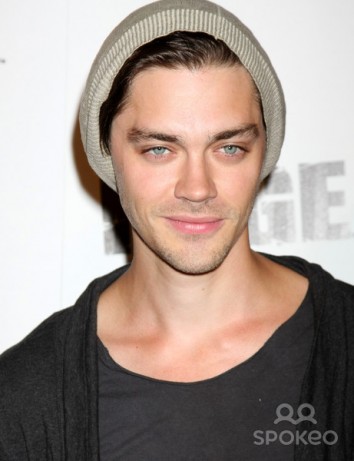 Tom Payne fotoğrafı