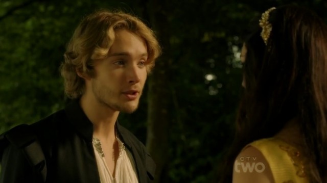 Toby Regbo Fotoğrafı