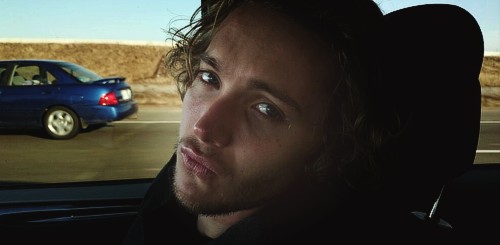Toby Regbo Fotoğrafı