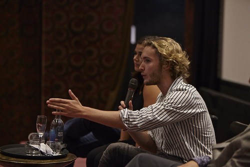 Toby Regbo Fotoğrafı