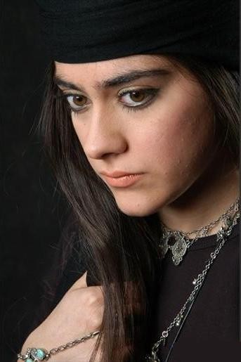 Melza Burcu ince Fotoğrafı