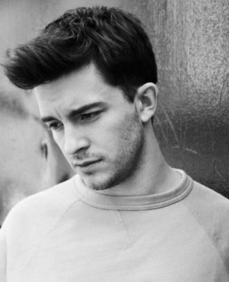 Jonathan Bailey fotoğrafı