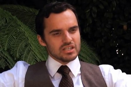 Jake Johnson Fotoğrafı