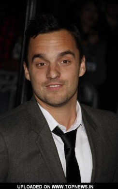 Jake Johnson Fotoğrafı