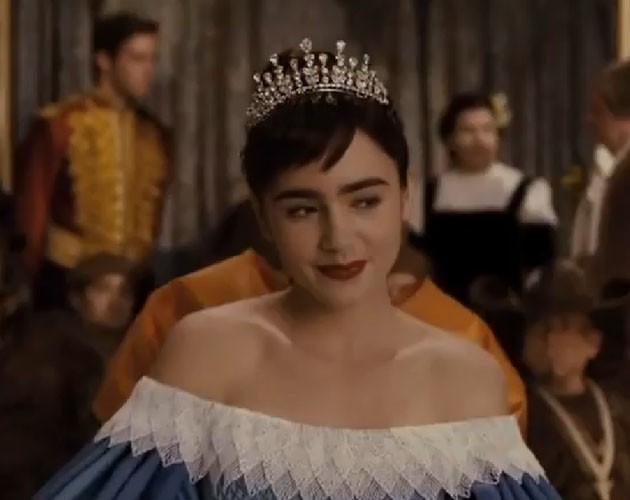 Lily Collins Fotoğrafı