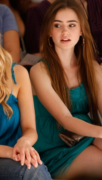 Lily Collins Fotoğrafı