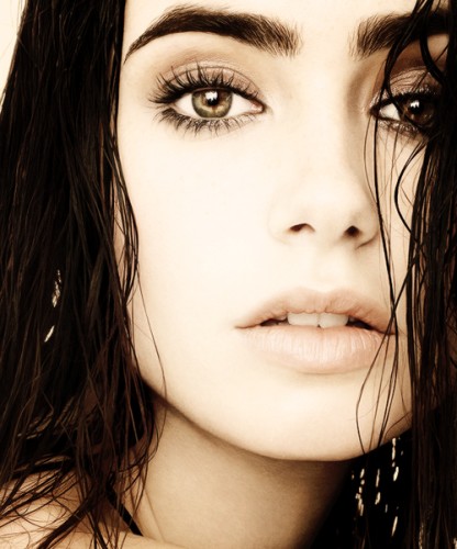 Lily Collins Fotoğrafı