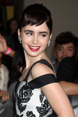 Lily Collins Fotoğrafı