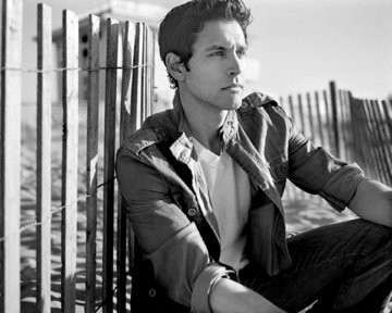 Dean J. West fotoğrafı