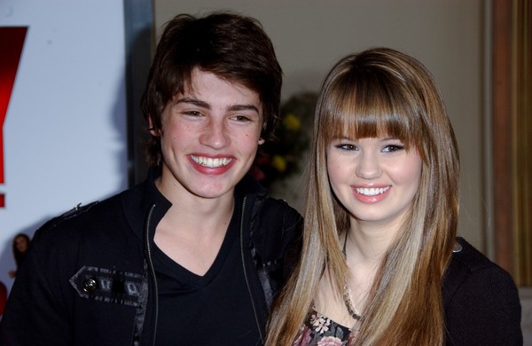 Gregg Sulkin Fotoğrafı