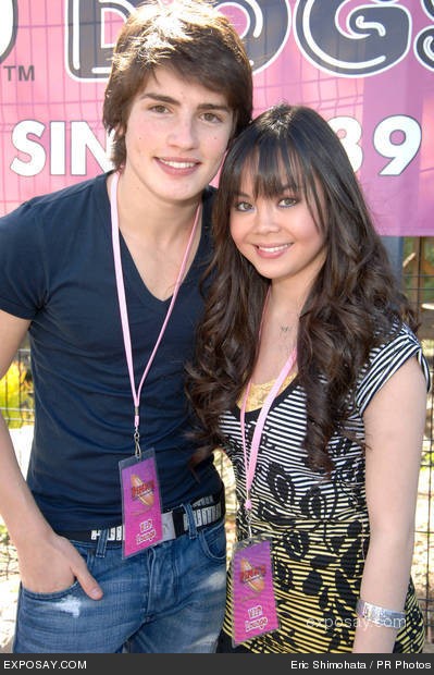 Gregg Sulkin Fotoğrafı