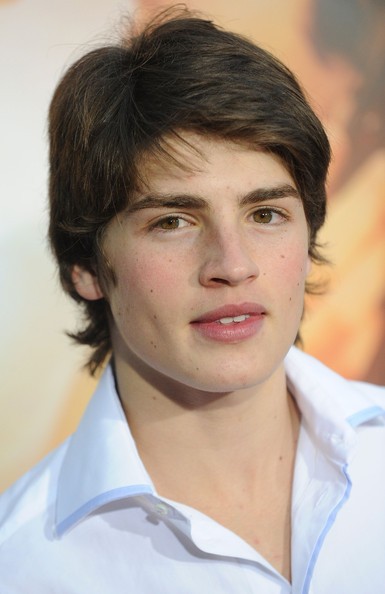 Gregg Sulkin Fotoğrafı