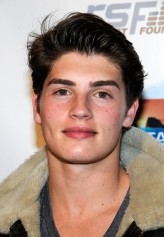Gregg Sulkin fotoğrafı