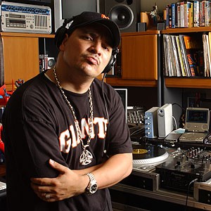 Mix Master Mike fotoğrafı