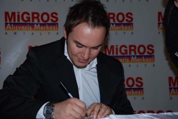 Mustafa Ceceli Fotoğrafı