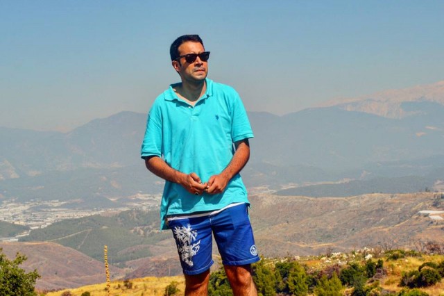 Metin Altınçekiç Fotoğrafı