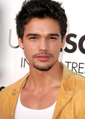 Steven Strait Fotoğrafı