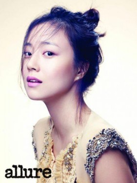 Moon Chae-won fotoğrafı