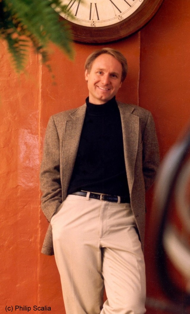 Dan Brown Fotoğrafı