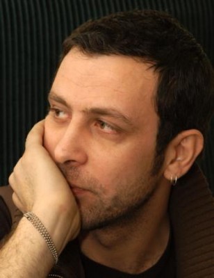 Nejat İşler Fotoğrafı