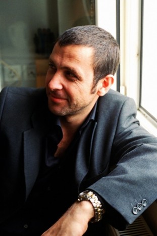 Nejat İşler Fotoğrafı