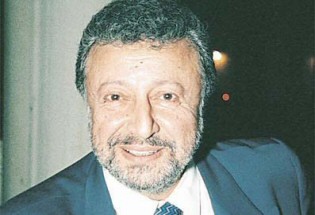 Metin Akpınar Fotoğrafı