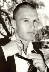 Alex Nesic fotoğrafı