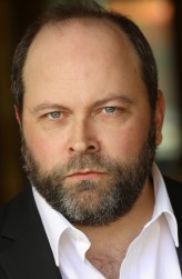 Angus Benfield fotoğrafı