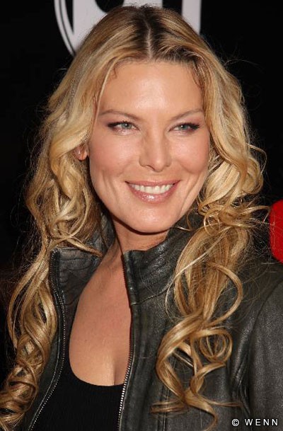 Deborah Kara Unger fotoğrafı