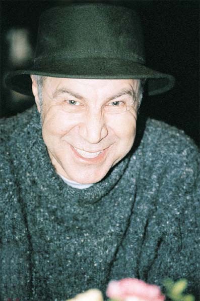 Mazhar Alanson Fotoğrafı