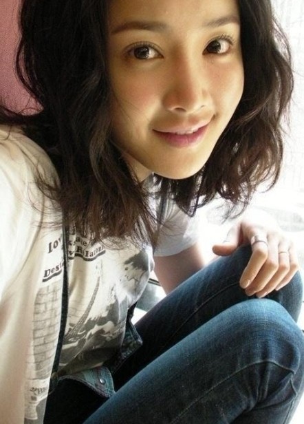 Lee Si-young Fotoğrafı