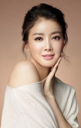 Lee Si-young fotoğrafı