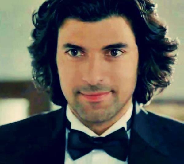 Engin Akyürek Fotoğrafı