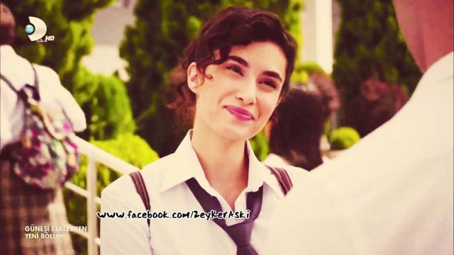 Hande Doğandemir Fotoğrafı