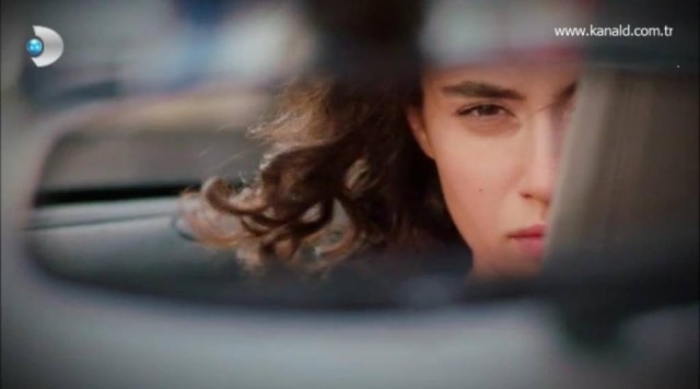 Hande Doğandemir Fotoğrafı