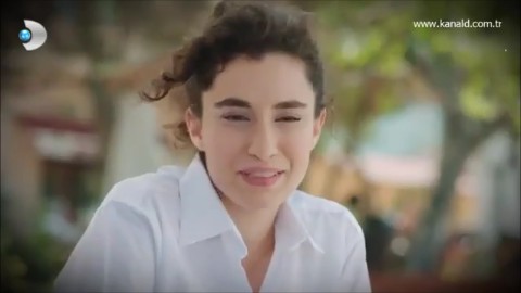 Hande Doğandemir Fotoğrafı