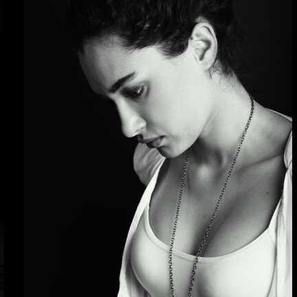 Hande Doğandemir Fotoğrafı