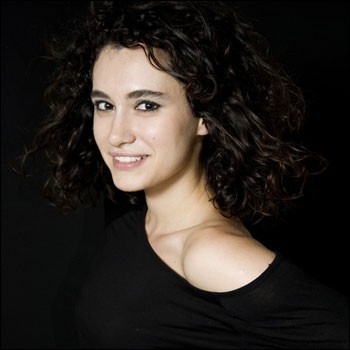 Hande Doğandemir Fotoğrafı