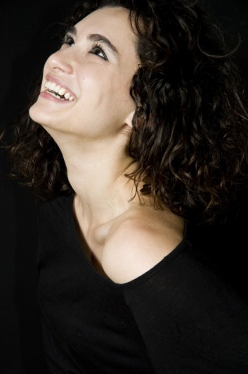 Hande Doğandemir Fotoğrafı