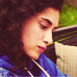 Hande Doğandemir Fotoğrafı