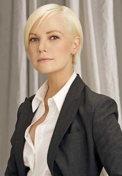 Laura Harris fotoğrafı