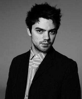 Dominic Cooper Fotoğrafı