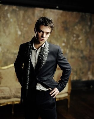 Dominic Cooper Fotoğrafı