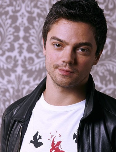 Dominic Cooper Fotoğrafı