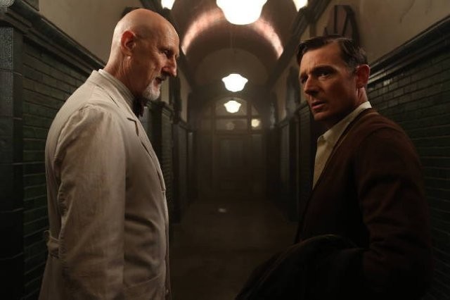 James Cromwell Fotoğrafı